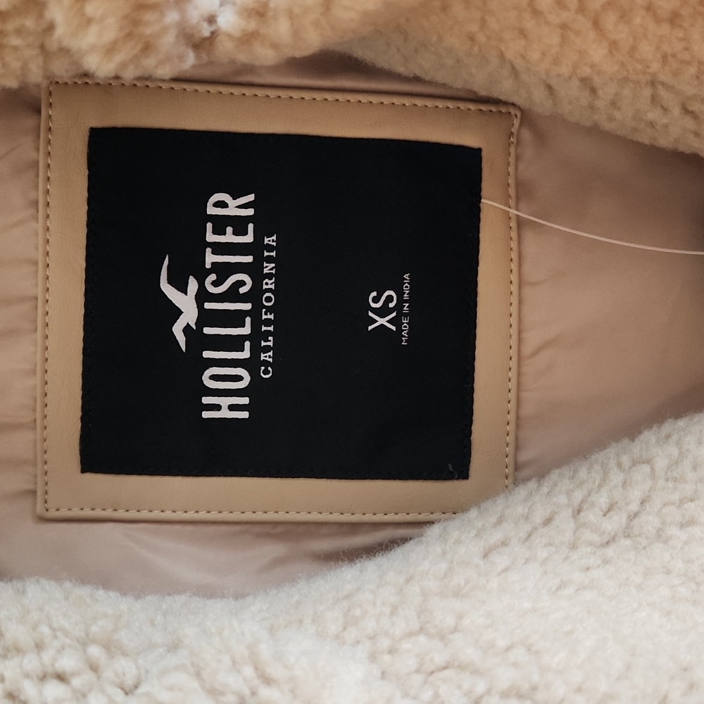 Hollister jacket - Picture 4 of 9